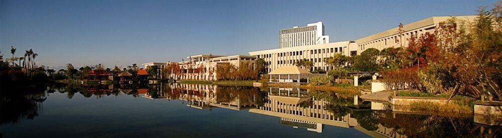Angsana Fuxian Lake Chengjiang  Exterior photo