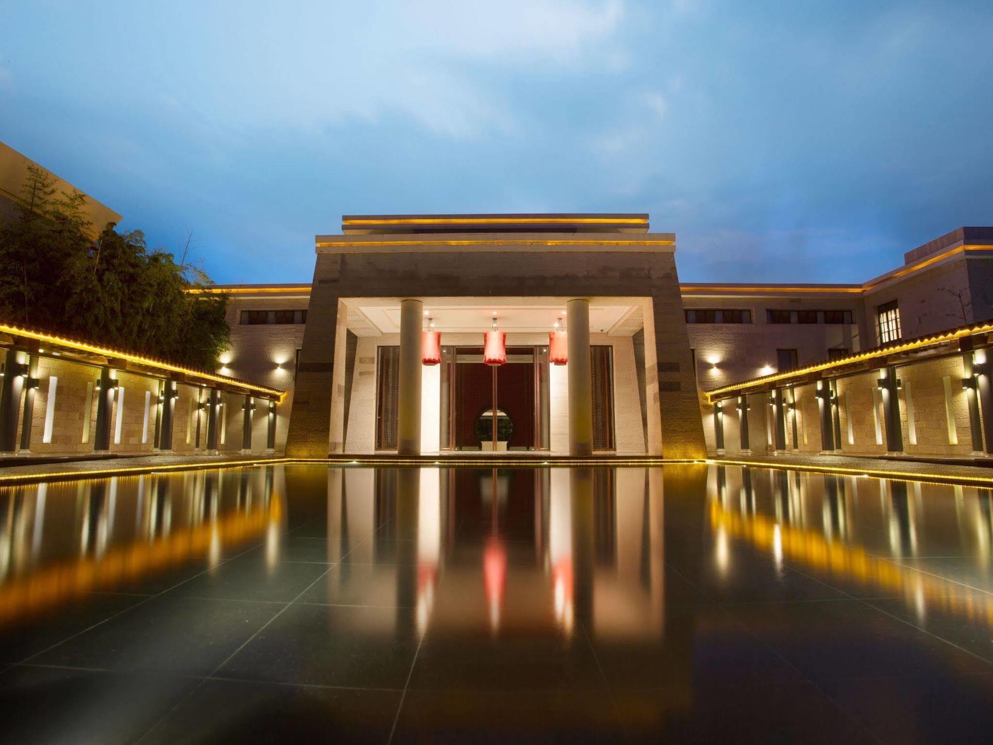Angsana Fuxian Lake Chengjiang  Exterior photo